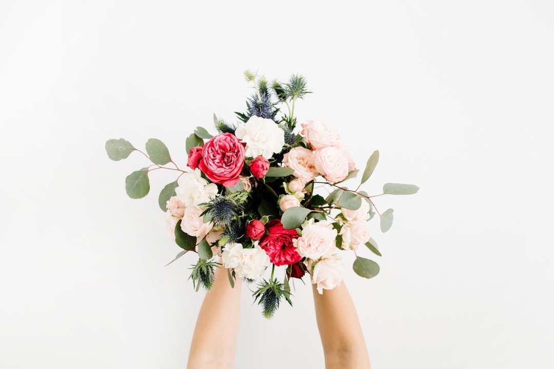 花束で女性をときめかす プロポーズにぴったりな花言葉の花って 結婚準備room