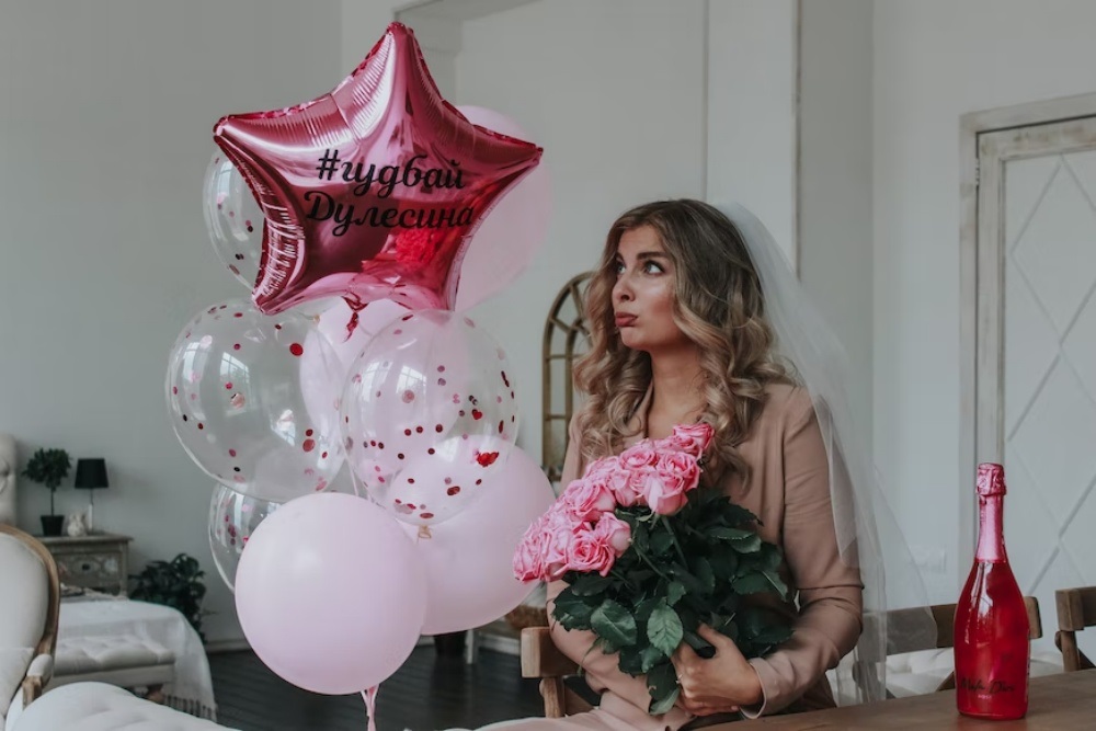 ホテル 自宅でサプライズプロポーズ 誰でもカンタンに出来る 飾り付けアイデア10選 結婚準備room